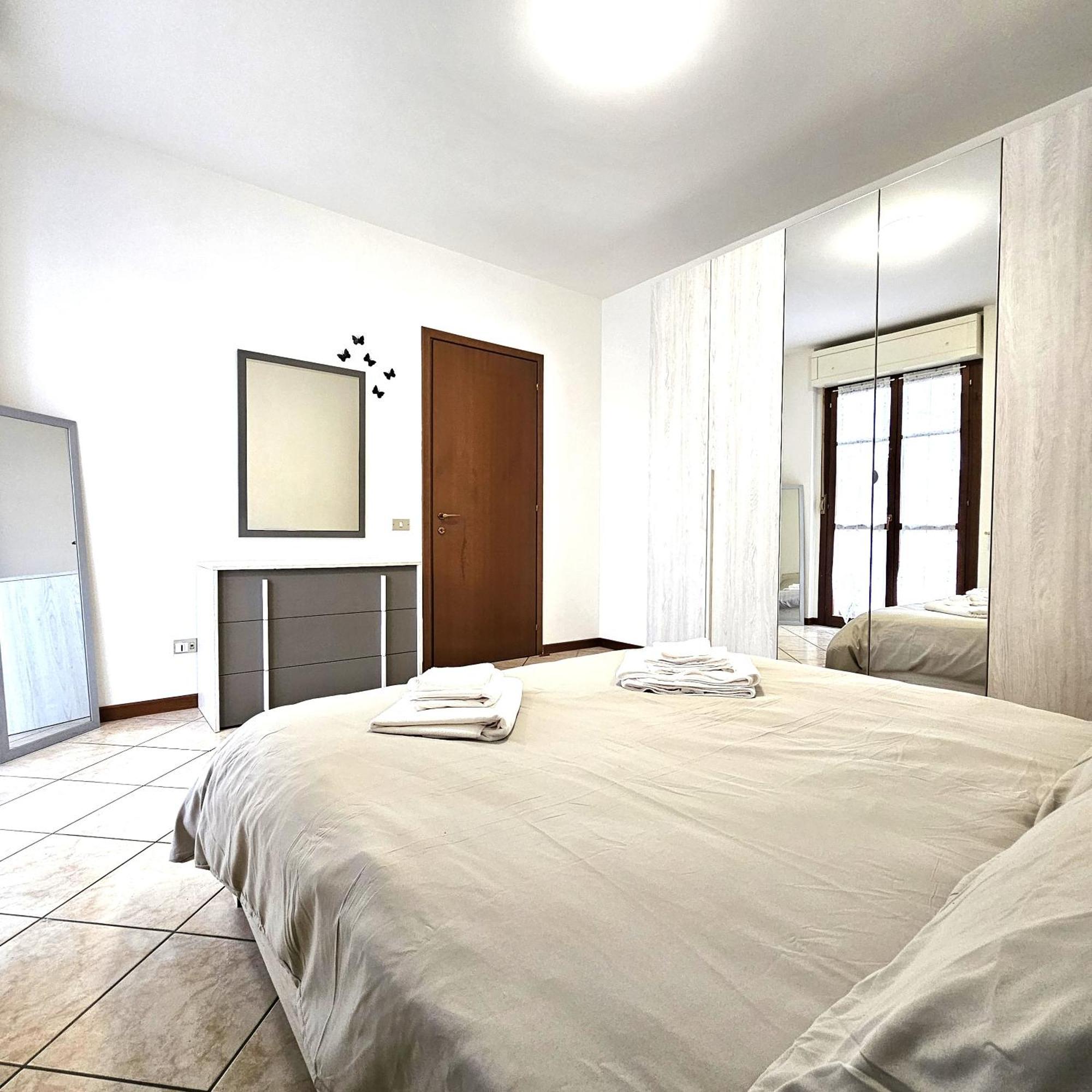 Appartamento Moderno Gallarate Exteriör bild